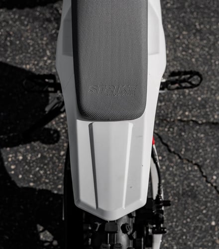 CLEAN, AGGRESSIVE LOOK